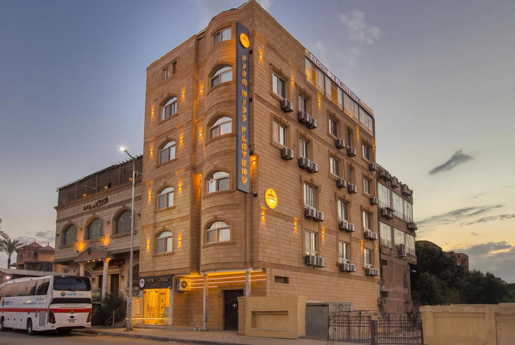 Pyramids Plateau Hotel Kafret el-Gabal Exterior foto